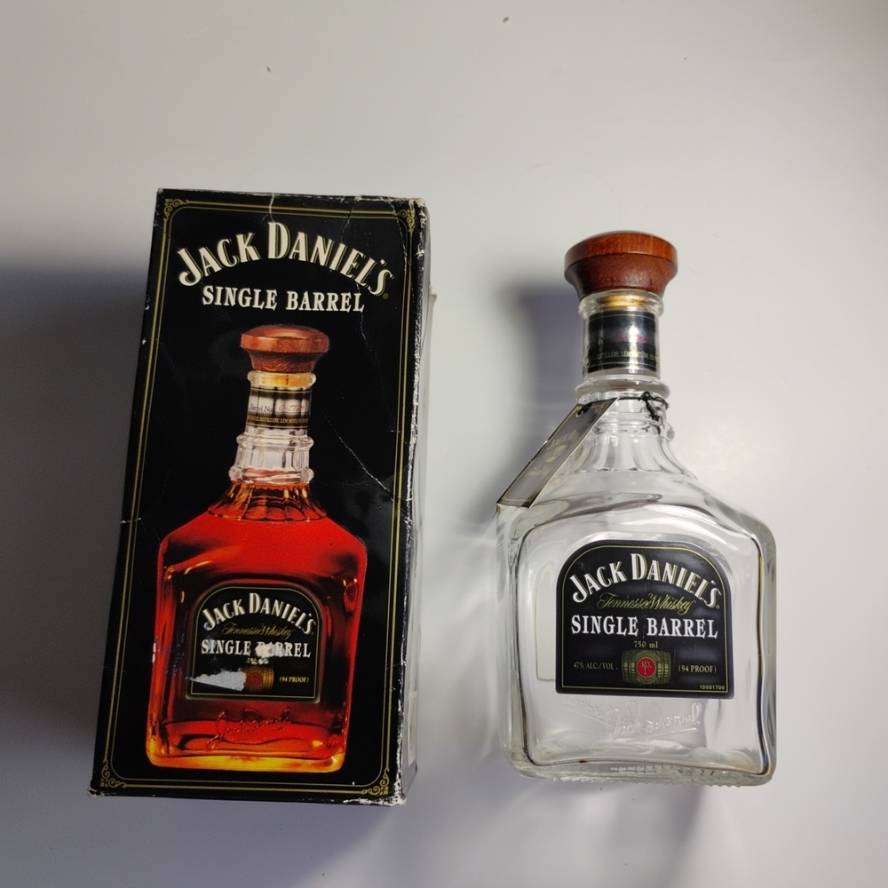 Jack Daniels Single Barrel Square Bottle 750ml 94 Proof Wood Cork Date 04-29-04